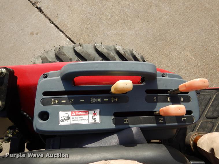 image for item DK9844 2017 Mahindra eMax 22S MFWD tractor