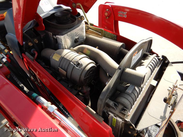 image for item DK9844 2017 Mahindra eMax 22S MFWD tractor