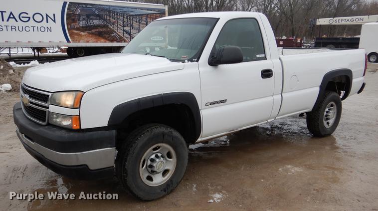 image for item DY9782 2007 Chevrolet Silverado 2500HD pickup truck