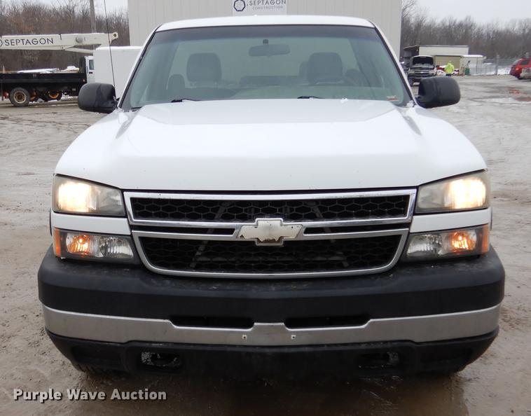 image for item DY9782 2007 Chevrolet Silverado 2500HD pickup truck