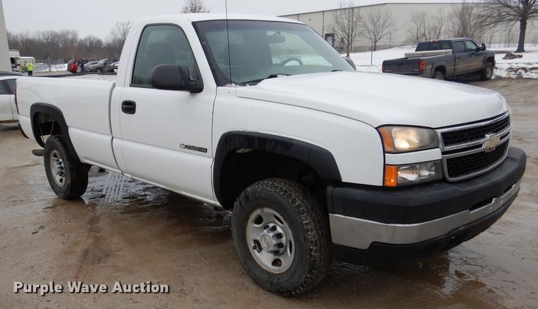 image for item DY9782 2007 Chevrolet Silverado 2500HD pickup truck