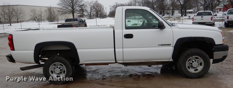 image for item DY9782 2007 Chevrolet Silverado 2500HD pickup truck