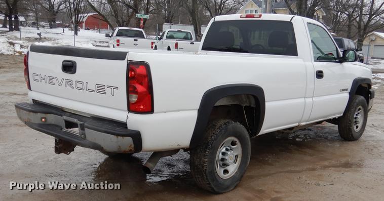 image for item DY9782 2007 Chevrolet Silverado 2500HD pickup truck