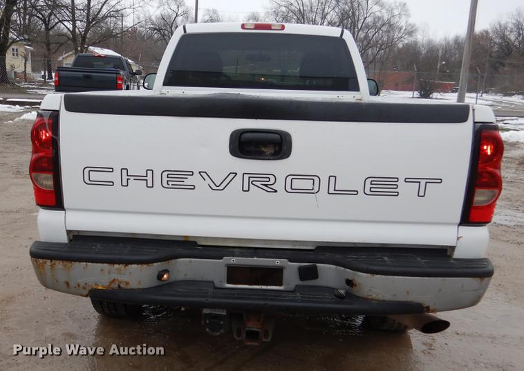 image for item DY9782 2007 Chevrolet Silverado 2500HD pickup truck