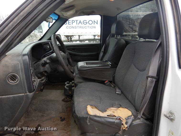 image for item DY9782 2007 Chevrolet Silverado 2500HD pickup truck