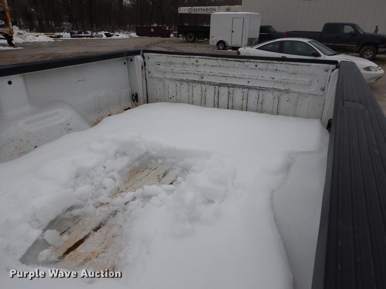 image for item DY9783 2005 Ford F250 Super Duty XL pickup truck