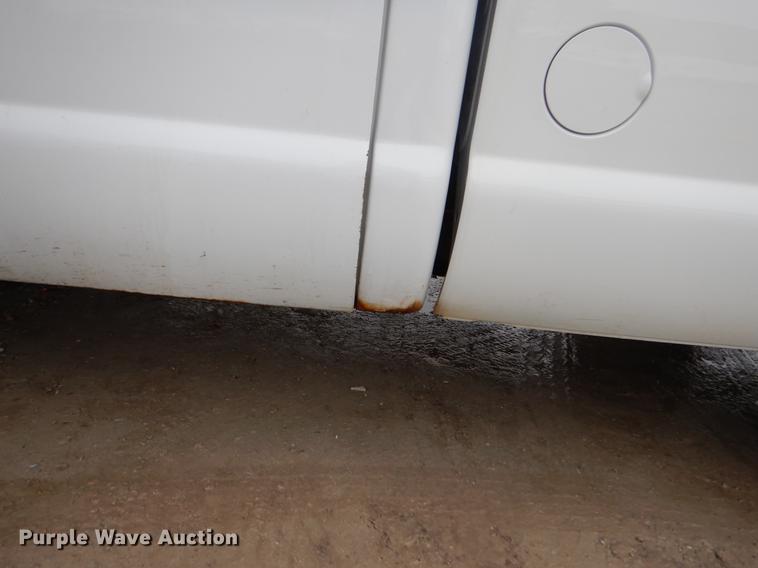 image for item DY9783 2005 Ford F250 Super Duty XL pickup truck