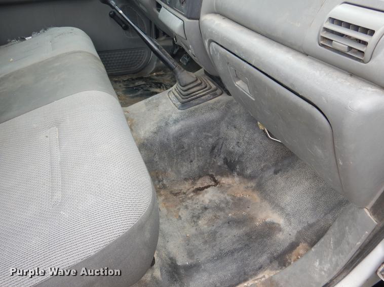 image for item DY9783 2005 Ford F250 Super Duty XL pickup truck