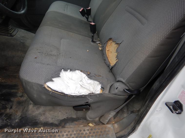 image for item DY9783 2005 Ford F250 Super Duty XL pickup truck