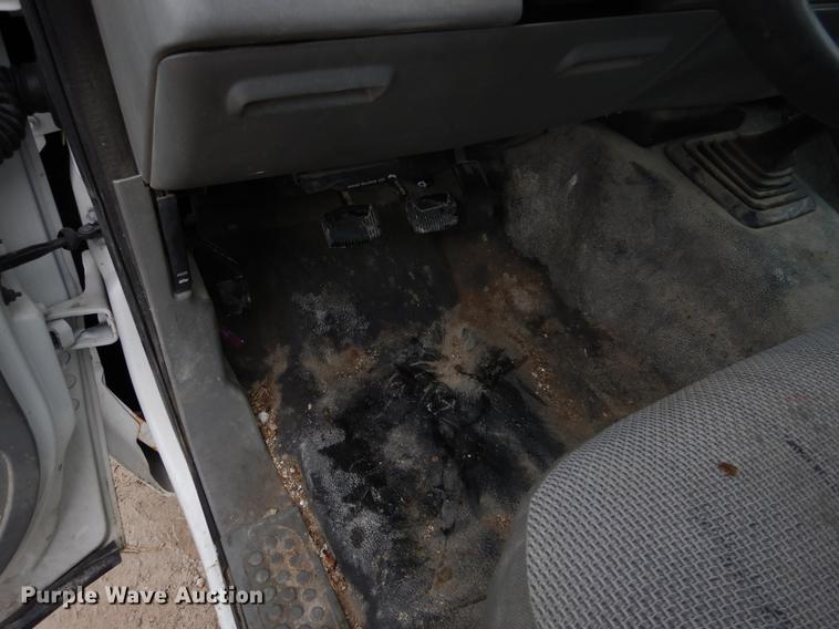 image for item DY9783 2005 Ford F250 Super Duty XL pickup truck