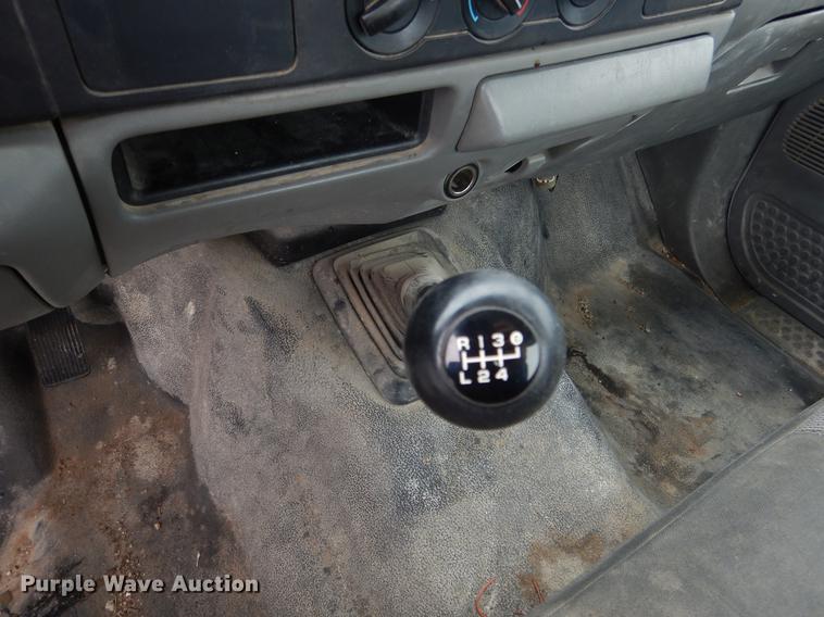 image for item DY9783 2005 Ford F250 Super Duty XL pickup truck