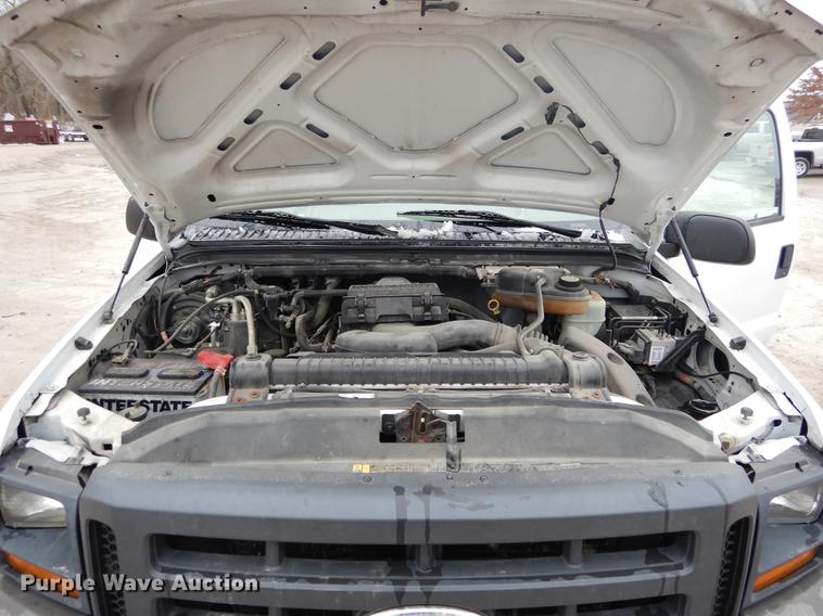 image for item DY9783 2005 Ford F250 Super Duty XL pickup truck