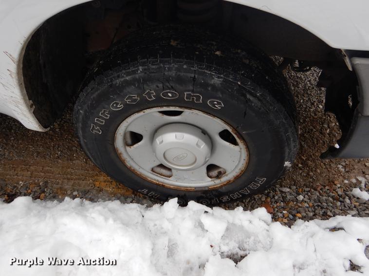 image for item DY9783 2005 Ford F250 Super Duty XL pickup truck