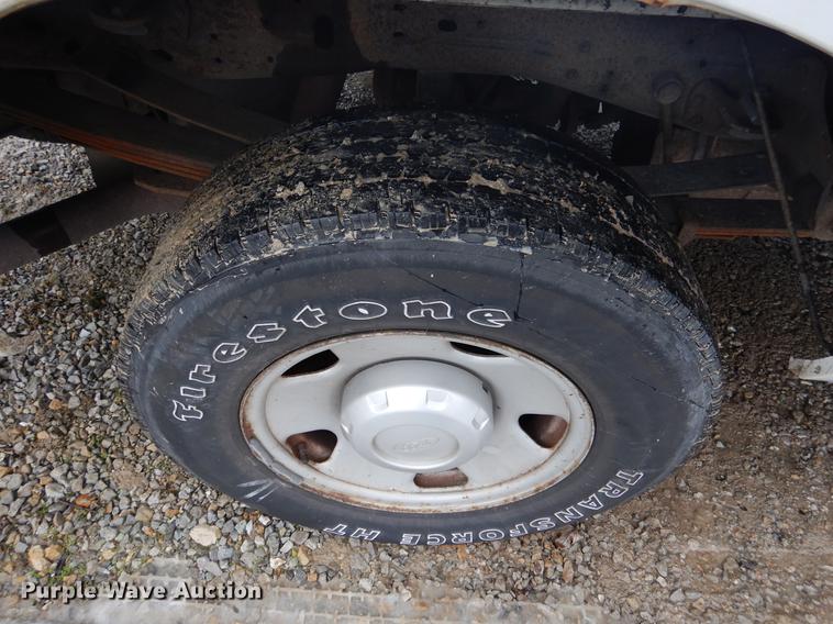 image for item DY9783 2005 Ford F250 Super Duty XL pickup truck