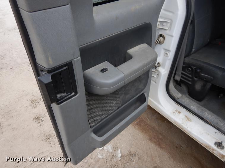 image for item DY9784 2007 Ford F150 XLT SuperCab pickup truck