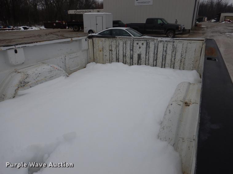 image for item DY9785 2005 Chevrolet Silverado 2500HD pickup truck