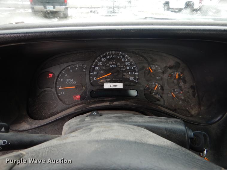 image for item DY9785 2005 Chevrolet Silverado 2500HD pickup truck