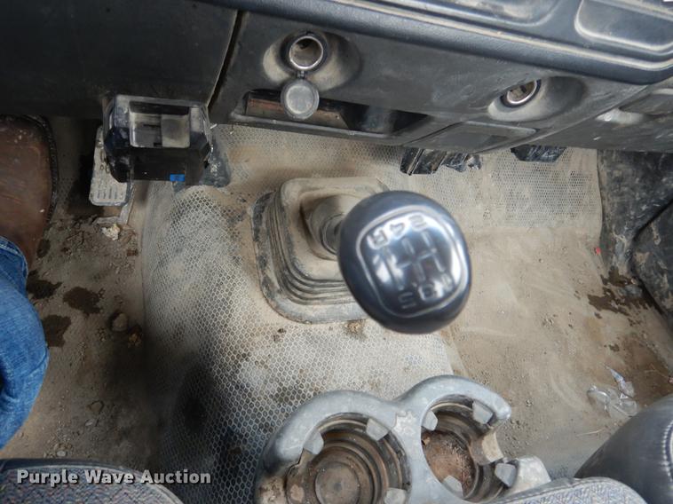 image for item DY9785 2005 Chevrolet Silverado 2500HD pickup truck