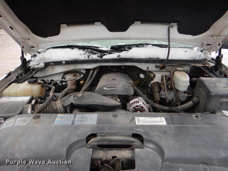 image for item DY9785 2005 Chevrolet Silverado 2500HD pickup truck