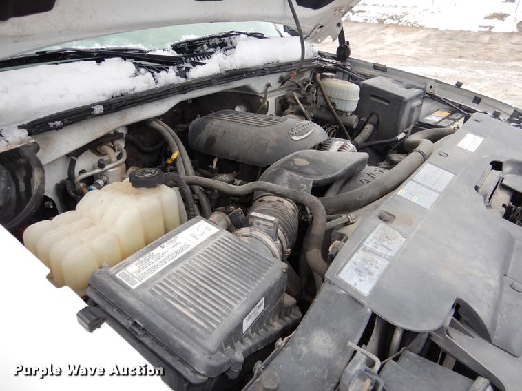 image for item DY9785 2005 Chevrolet Silverado 2500HD pickup truck