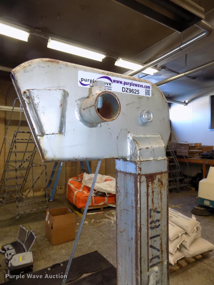 image for item DZ9625 Vermotte 520A material lift