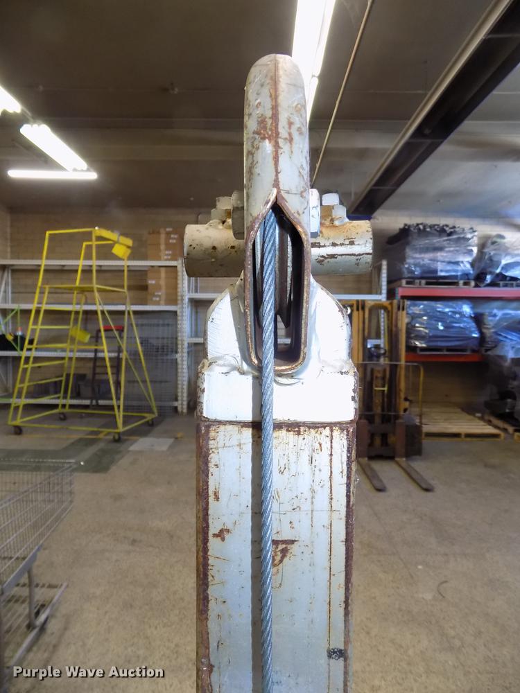 image for item DZ9625 Vermotte 520A material lift