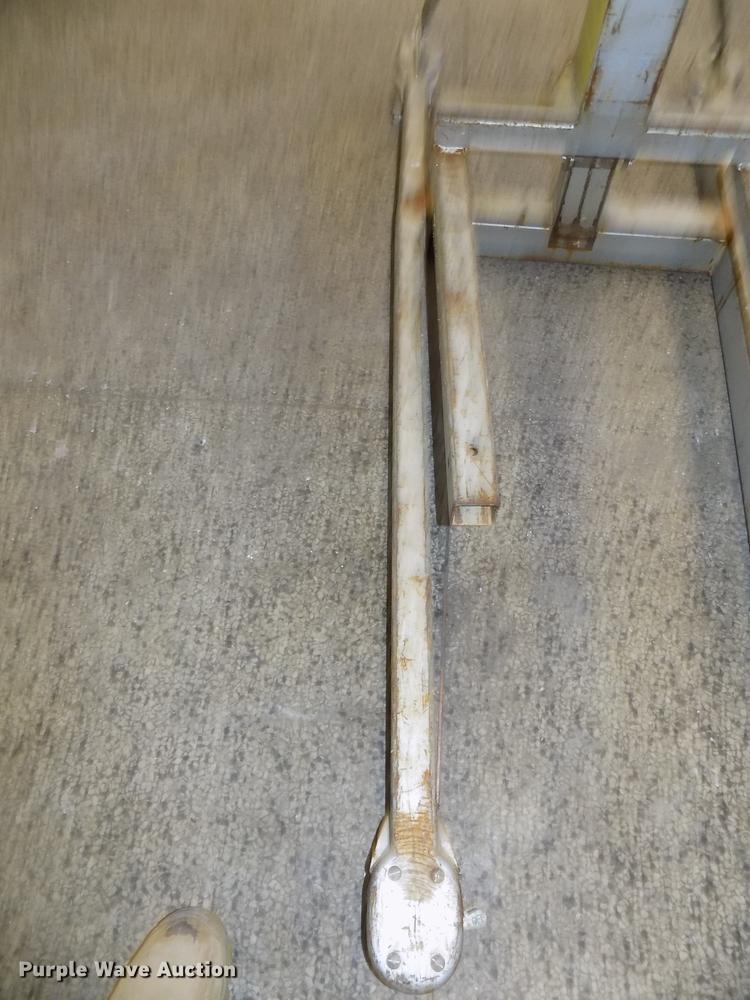 image for item DZ9625 Vermotte 520A material lift