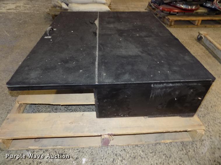 image for item DZ9626 Truck vault