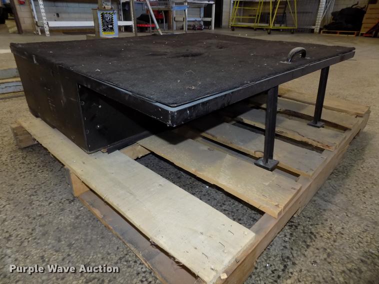 image for item DZ9626 Truck vault