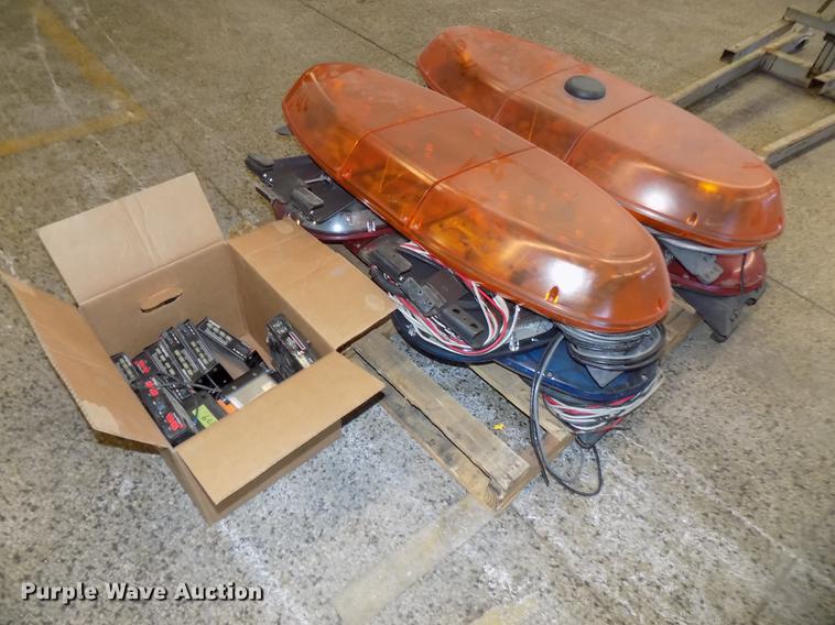 image for item DZ9627 Light bars and controllers