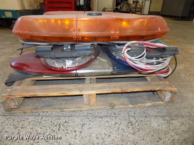 image for item DZ9627 Light bars and controllers