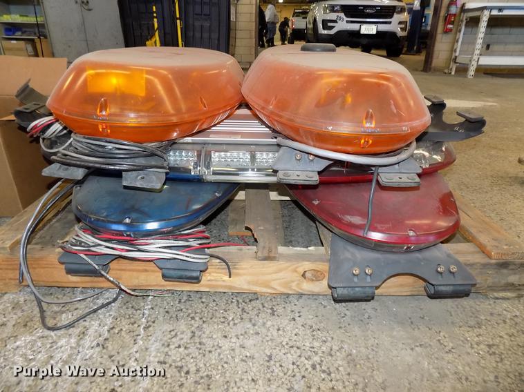 image for item DZ9627 Light bars and controllers