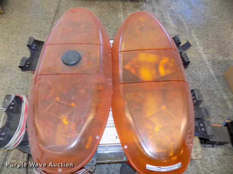 image for item DZ9627 Light bars and controllers