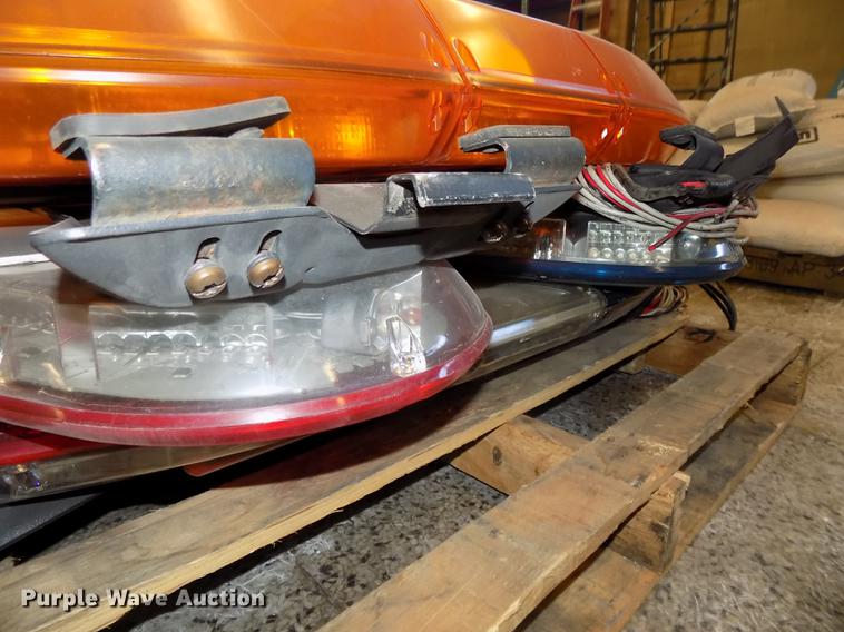 image for item DZ9627 Light bars and controllers