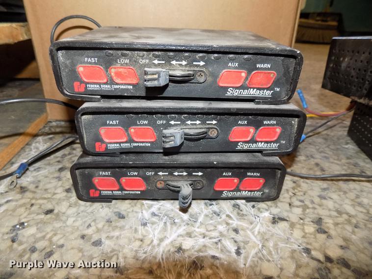 image for item DZ9627 Light bars and controllers