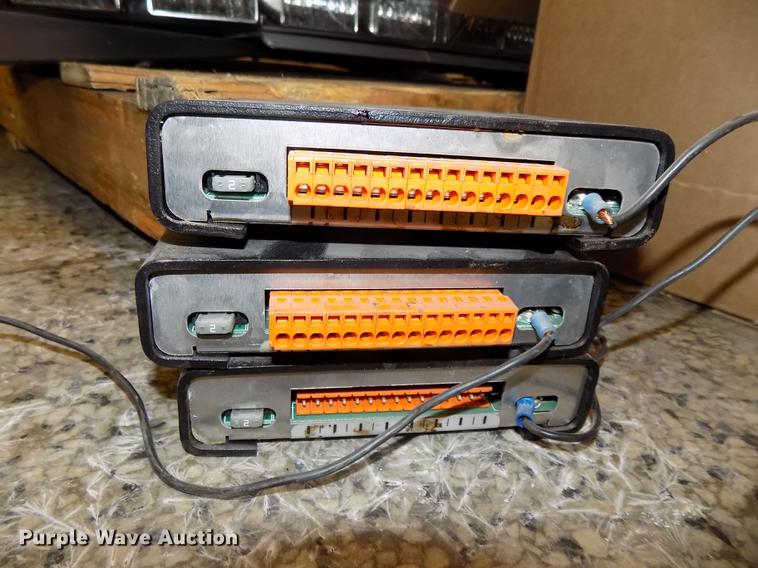 image for item DZ9627 Light bars and controllers