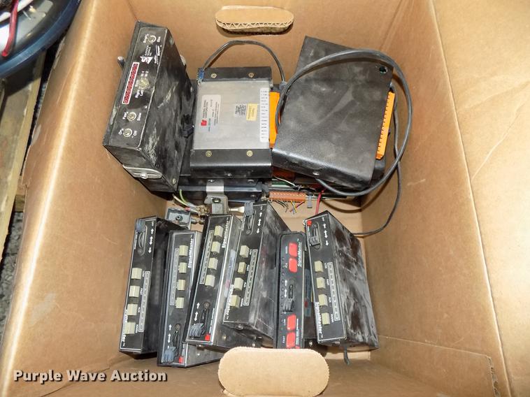 image for item DZ9627 Light bars and controllers