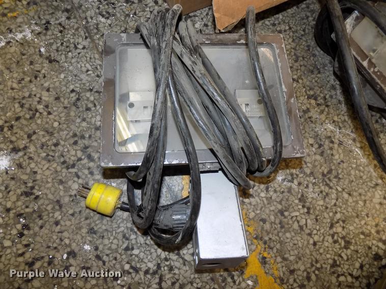 image for item DZ9629 (3) halogen work lights