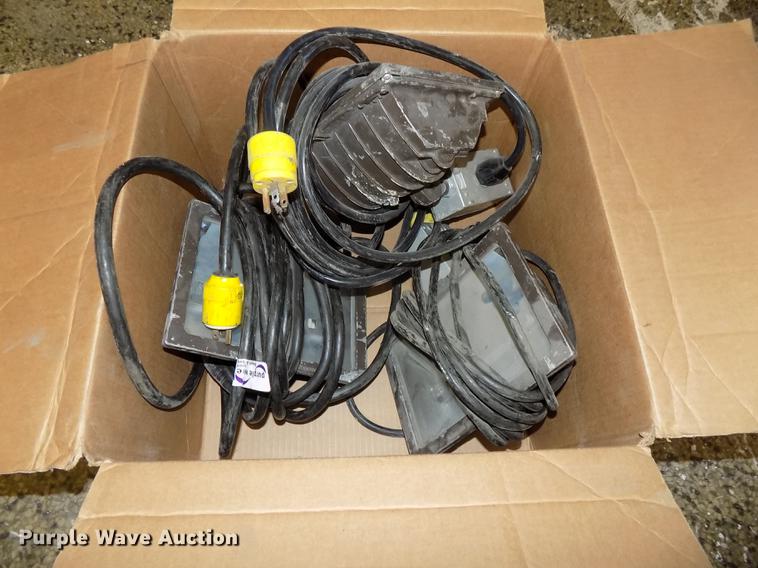 image for item DZ9629 (3) halogen work lights