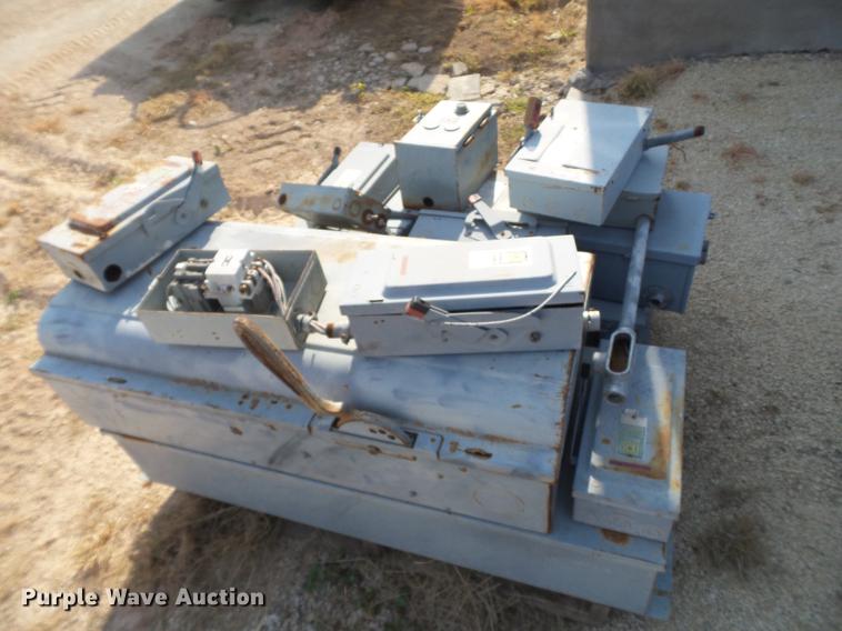 image for item EI9639 (2) pallets electrical boxes