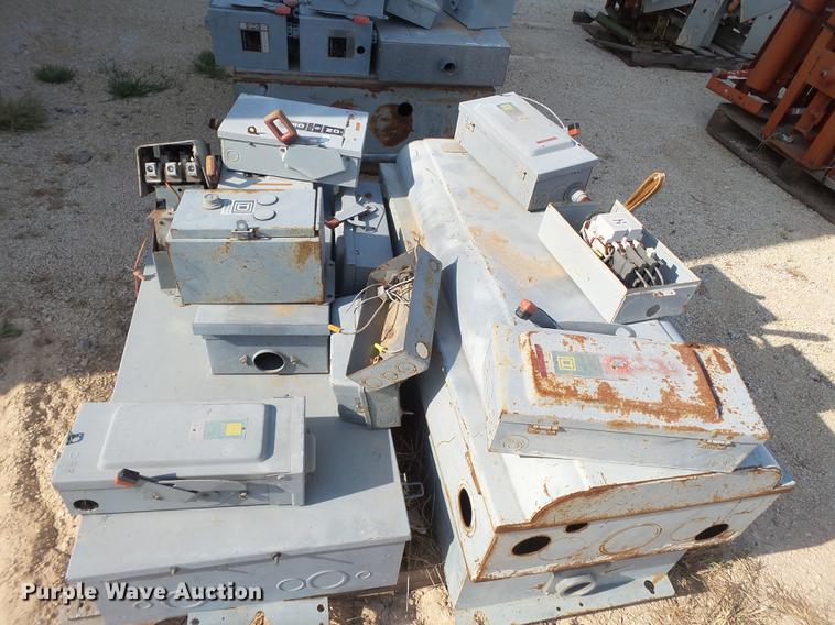 image for item EI9639 (2) pallets electrical boxes