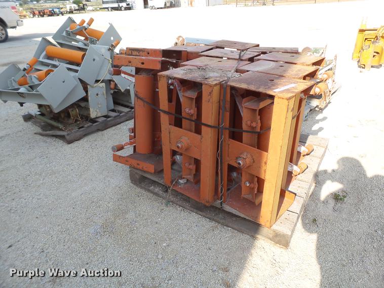 image for item EI9640 (2) pallets conveyor belt rollers