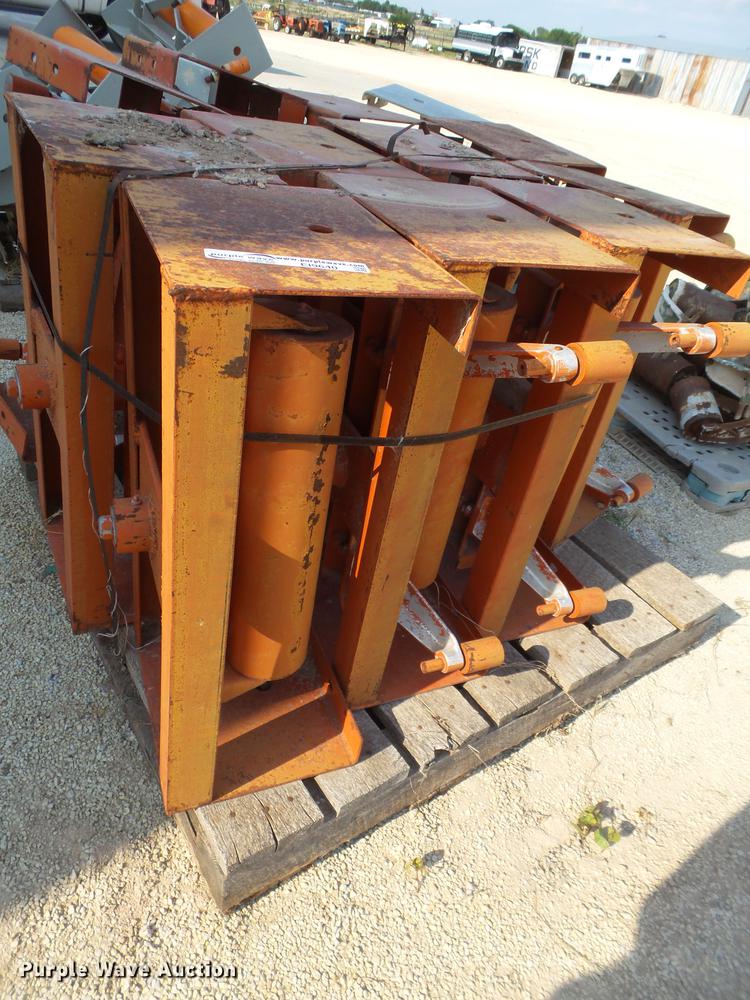 image for item EI9640 (2) pallets conveyor belt rollers