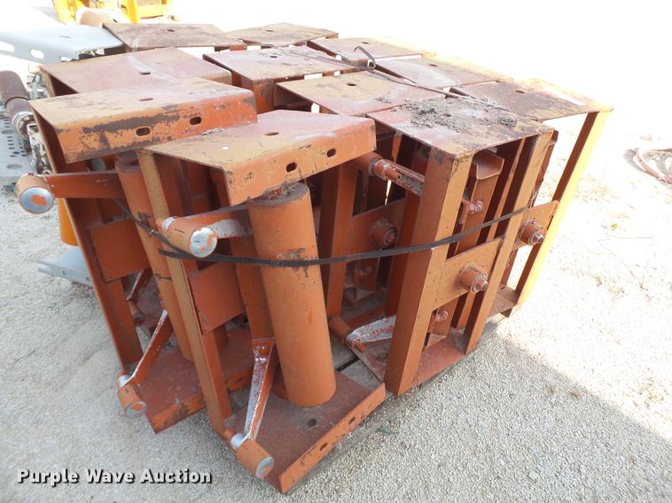 image for item EI9640 (2) pallets conveyor belt rollers