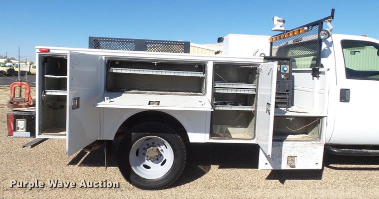 image for item EN9708 2010 Ford F550 service truck