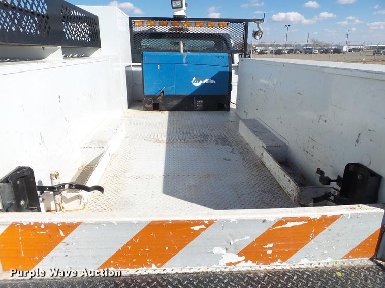 image for item EN9708 2010 Ford F550 service truck