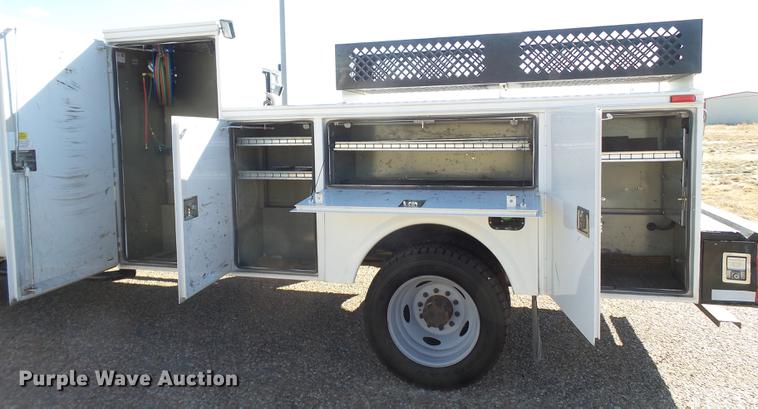 image for item EN9708 2010 Ford F550 service truck