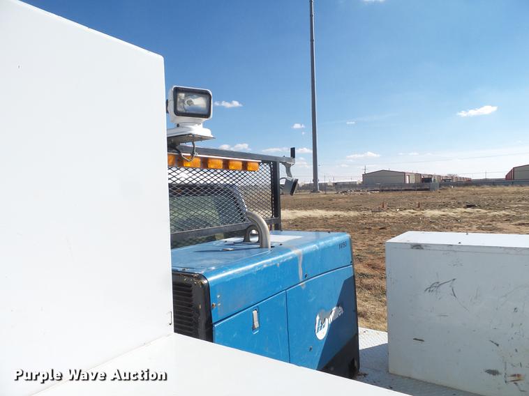 image for item EN9708 2010 Ford F550 service truck