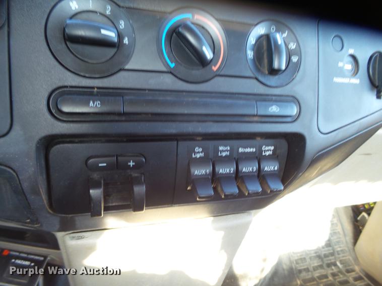 image for item EN9708 2010 Ford F550 service truck