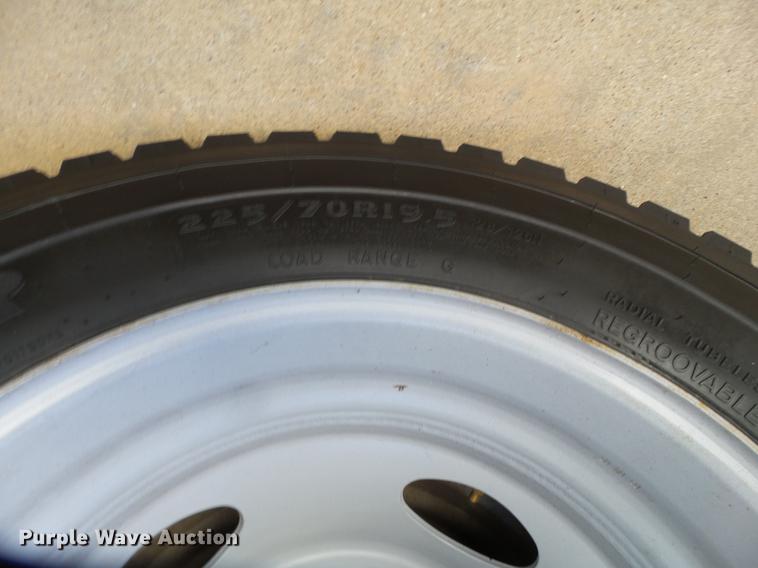 image for item EN9708 2010 Ford F550 service truck